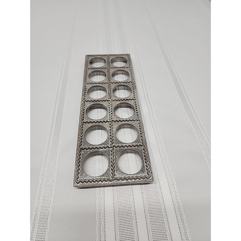 Vintage Norpro Ravioli Press Aluminum Made In Taiwan